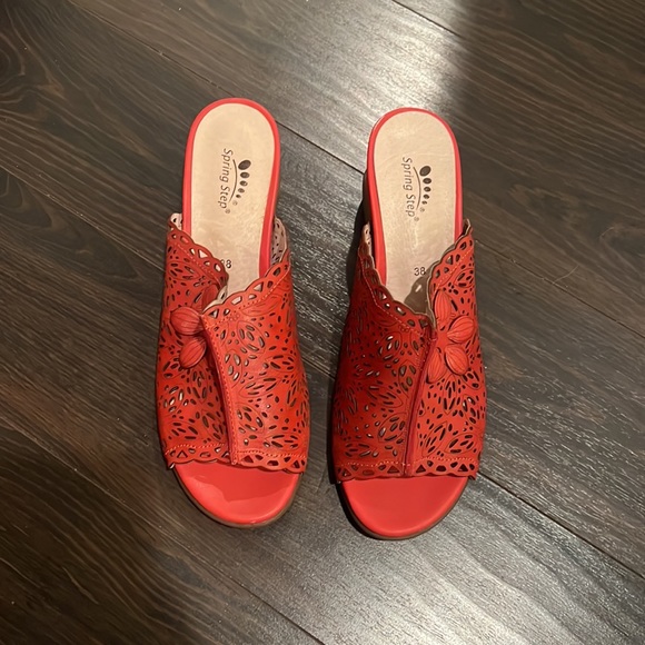 ❌SOLD❌ Spring Step Slip Ons - Picture 2 of 11